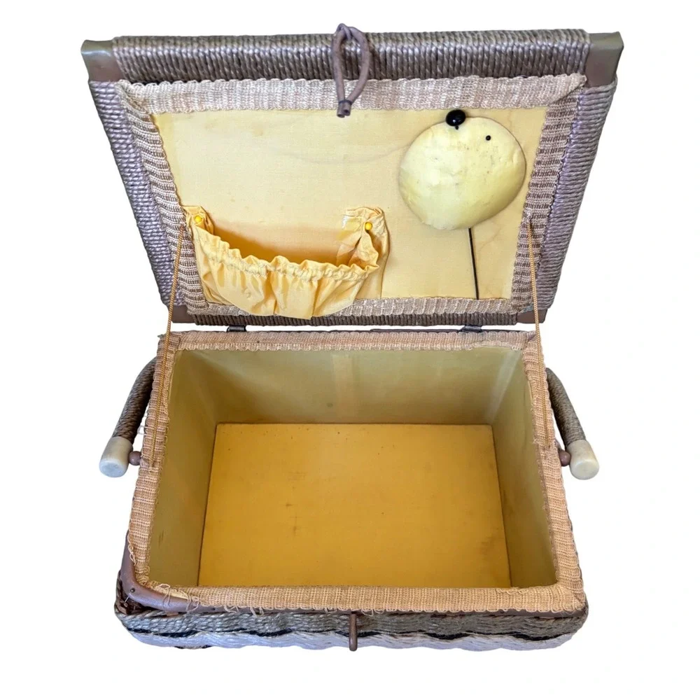 Vintage Sewing Basket‎ Box Wicker Tapestry Cottagecore Organizer with Tray
